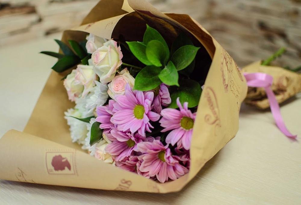 Букет цветов из: Розы и Хризантемы в Явасе