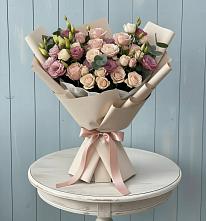 Букет цветов из:  Розы и Лизиантусы в Явасе