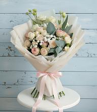 Букет цветов из:  Розы и Лизиантусы в Явасе