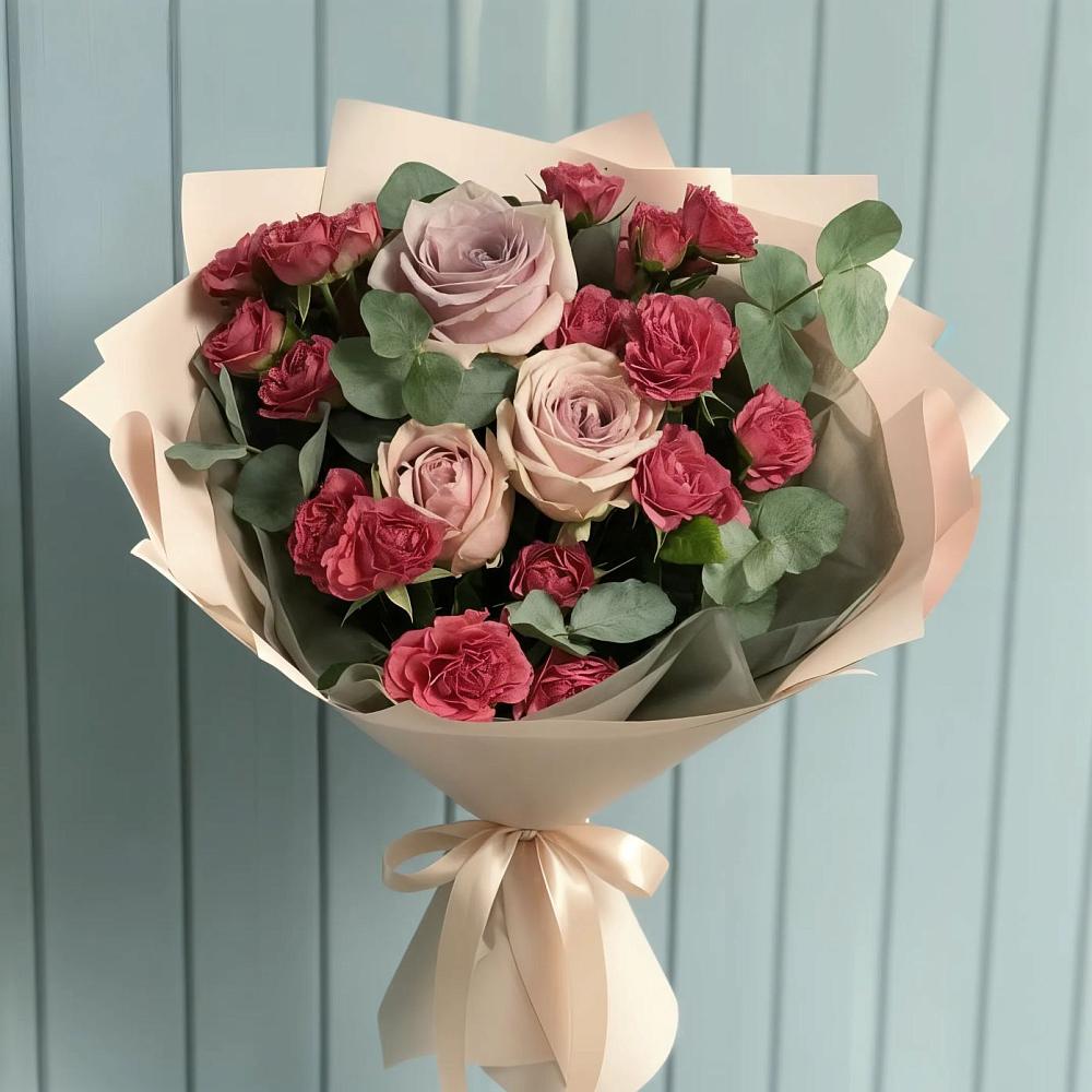 Букет цветов из: Гвоздики и Розы в Явасе