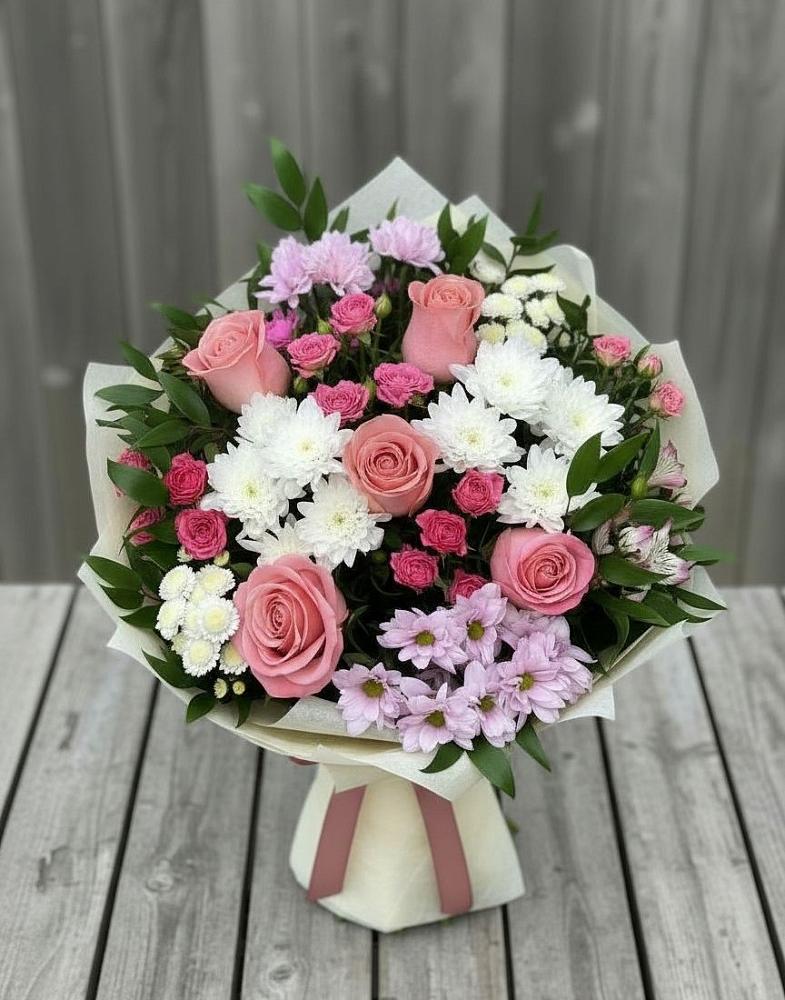 Букет цветов из: Альстромерии, Гвоздики, Розы и Хризантемы в Явасе