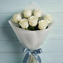 Букет 7 Белых роз Эдлесс Лав в Явасе