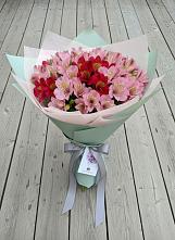 Букет цветов из:  Альстромерии в Явасе
