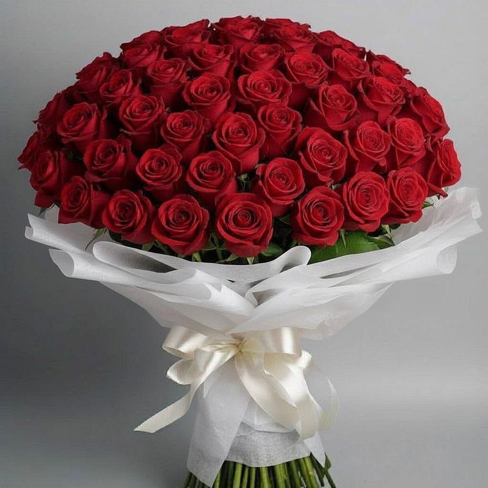 Букет 101 Красная роза Блэк Мэджик в Явасе