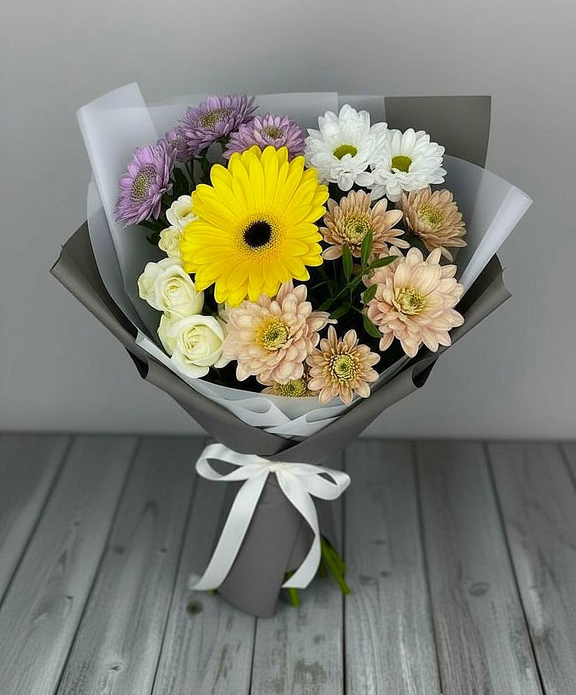 Букет цветов из: Розы, Герберы и Хризантемы в Явасе