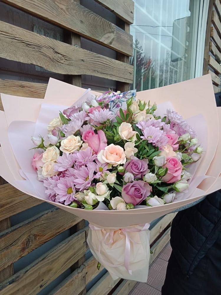 Букет цветов из: Розы и Хризантемы в Явасе