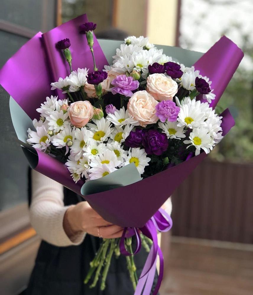 Букет цветов из: Хризантемы, Гвоздики и Розы в Явасе