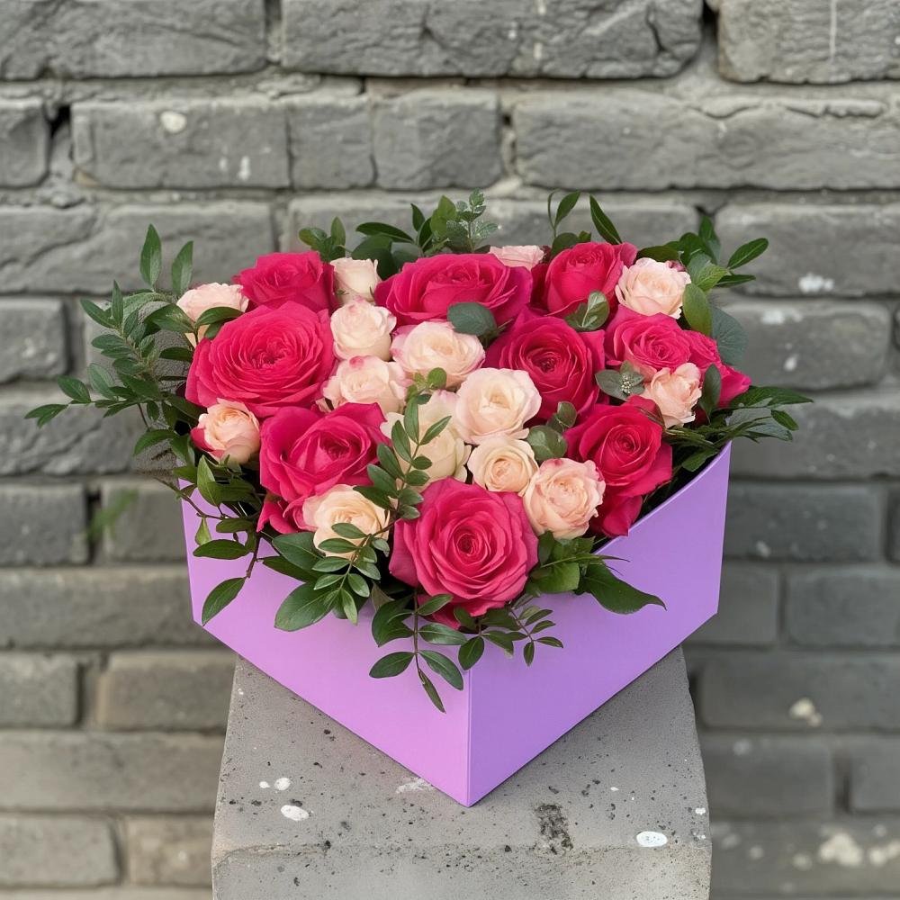 Цветочная композиция из Розы в коробке в Явасе