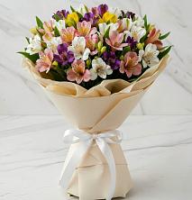 Букет цветов из:  Альстромерии в Явасе