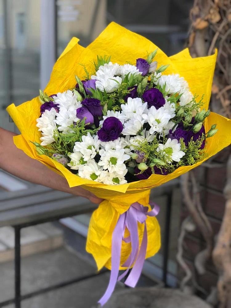 Букет цветов из: Ирисы, Хризантемы и Ромашки в Явасе