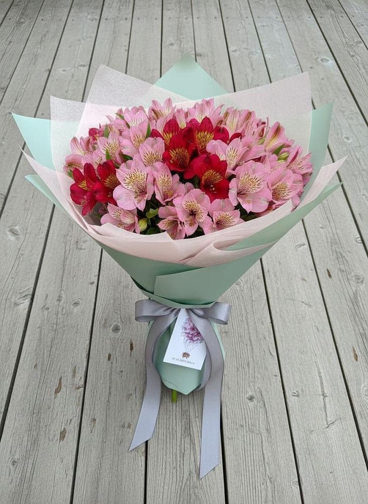 Букет цветов из: Альстромерии в Явасе
