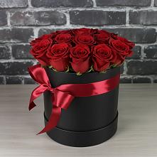 Цветочная композиция из Розы в шляпной коробке в Явасе