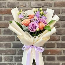 Букет цветов из:  Лизиантусы и Розы #REPLACE_PRED# Явасе