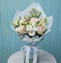 Букет цветов из:  Розы и Лизиантусы в Явасе