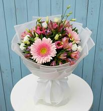 Букет цветов из:  Герберы, Альстромерии и Лизиантусы в Явасе