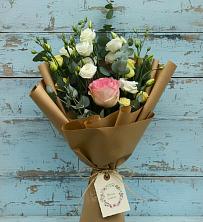 Букет цветов из:  Розы и Лизиантусы в Явасе